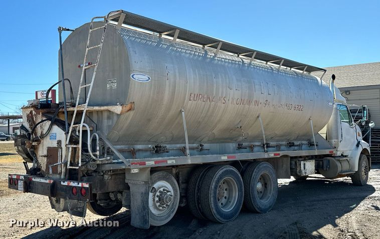 image for item OD9985 1998 Ford L9000 feed delivery truck