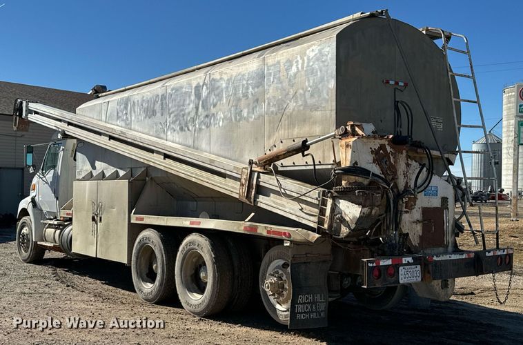 image for item OD9985 1998 Ford L9000 feed delivery truck