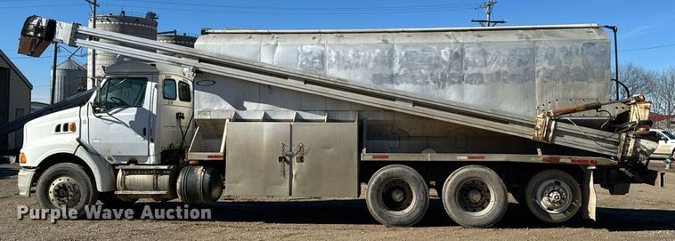 image for item OD9985 1998 Ford L9000 feed delivery truck