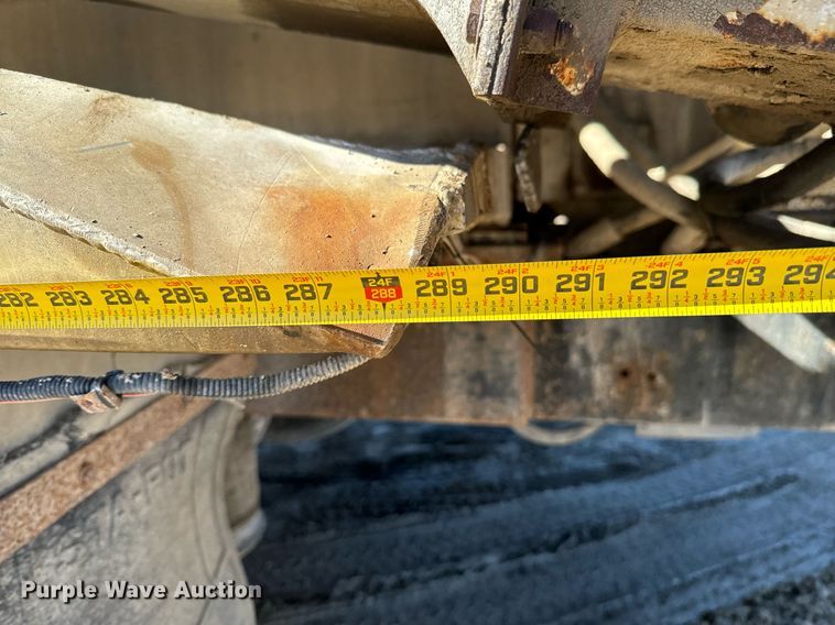 image for item OD9985 1998 Ford L9000 feed delivery truck