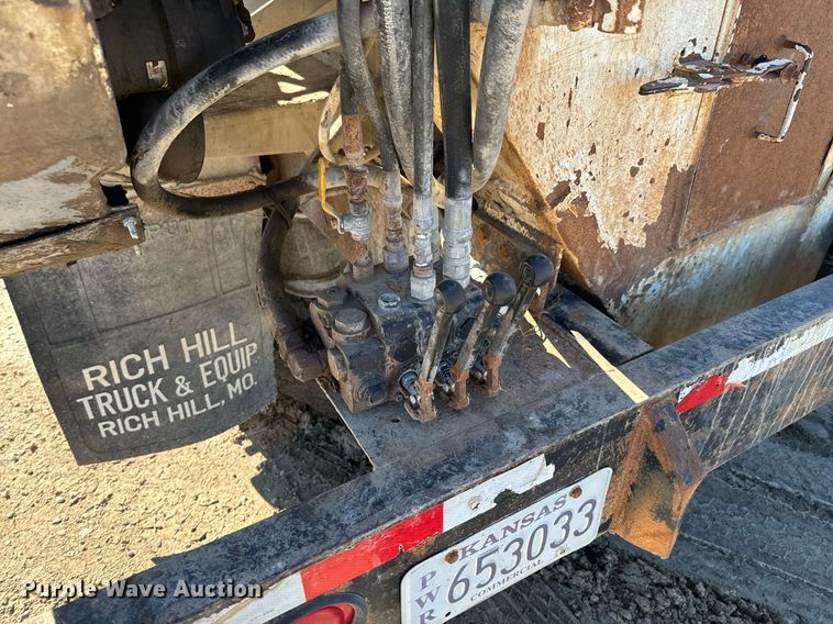 image for item OD9985 1998 Ford L9000 feed delivery truck