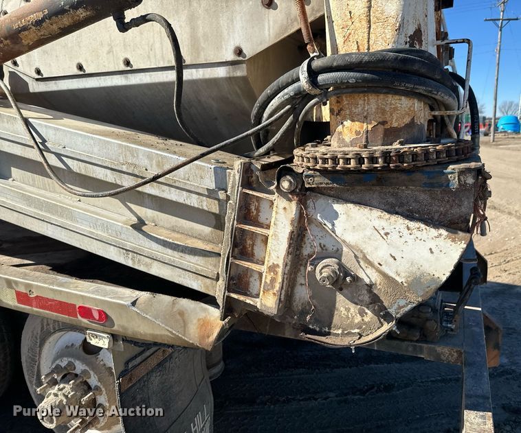 image for item OD9985 1998 Ford L9000 feed delivery truck