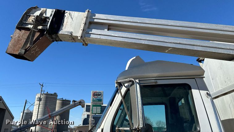 image for item OD9985 1998 Ford L9000 feed delivery truck