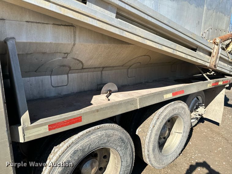 image for item OD9985 1998 Ford L9000 feed delivery truck