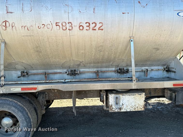 image for item OD9985 1998 Ford L9000 feed delivery truck