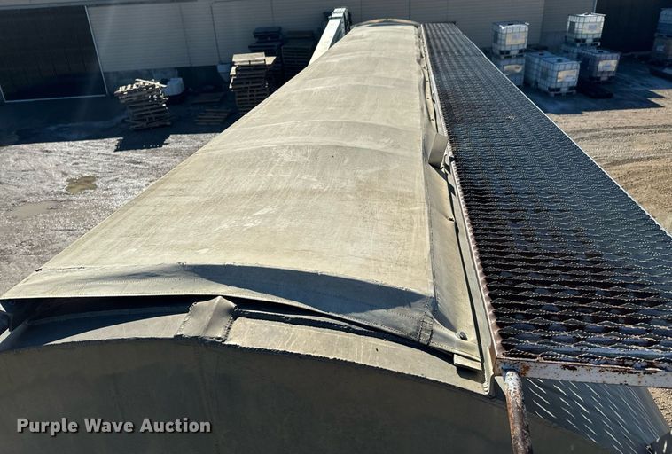 image for item OD9985 1998 Ford L9000 feed delivery truck