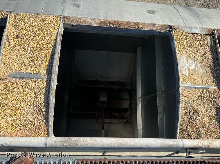 image for item OD9985 1998 Ford L9000 feed delivery truck