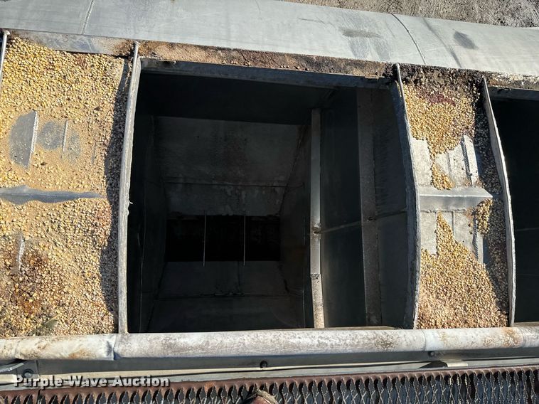 image for item OD9985 1998 Ford L9000 feed delivery truck