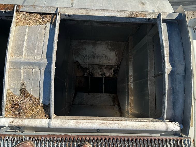 image for item OD9985 1998 Ford L9000 feed delivery truck