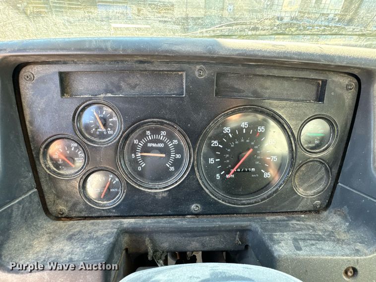 image for item OD9985 1998 Ford L9000 feed delivery truck