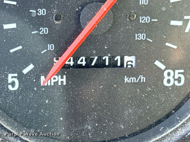 image for item OD9985 1998 Ford L9000 feed delivery truck