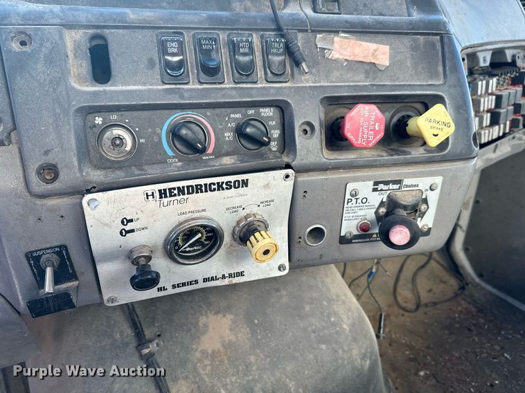 image for item OD9985 1998 Ford L9000 feed delivery truck