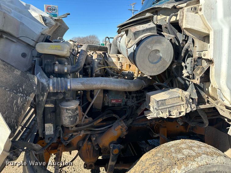 image for item OD9985 1998 Ford L9000 feed delivery truck