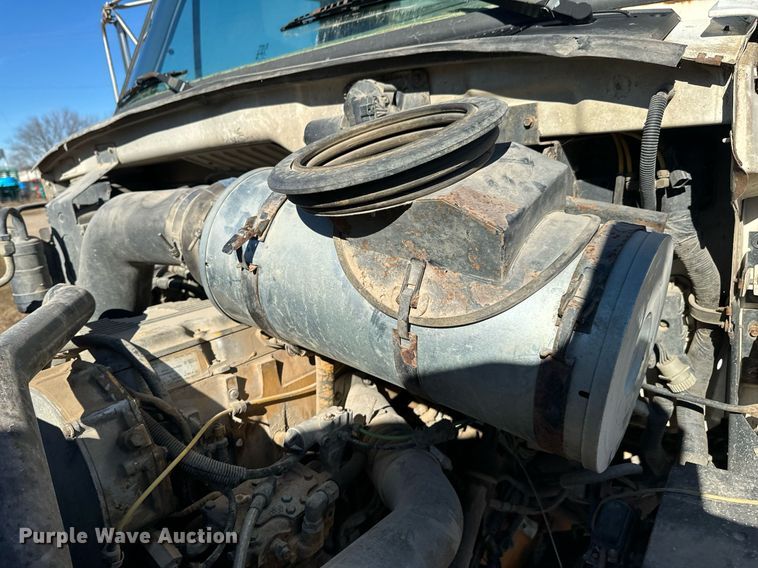 image for item OD9985 1998 Ford L9000 feed delivery truck