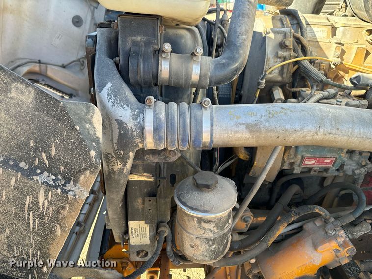 image for item OD9985 1998 Ford L9000 feed delivery truck