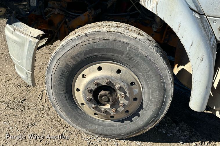 image for item OD9985 1998 Ford L9000 feed delivery truck