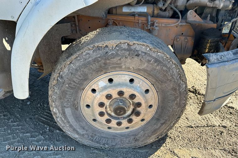 image for item OD9985 1998 Ford L9000 feed delivery truck