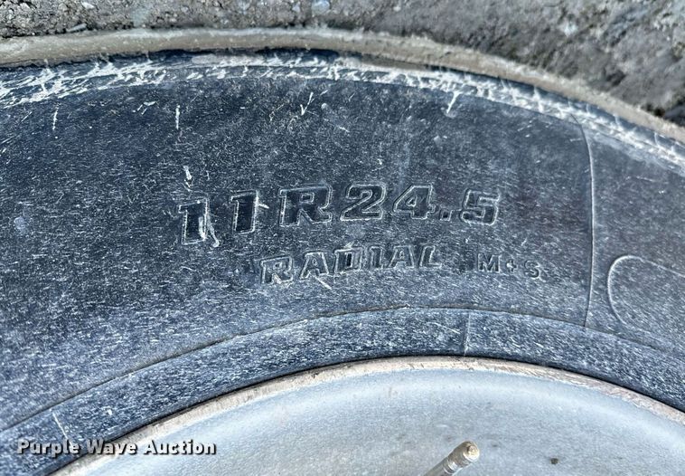 image for item OD9985 1998 Ford L9000 feed delivery truck