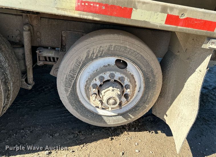 image for item OD9985 1998 Ford L9000 feed delivery truck