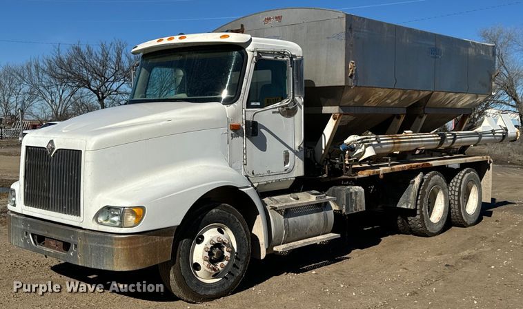 image for item OD9986 2005 International 9200 fertilizer delivery truck