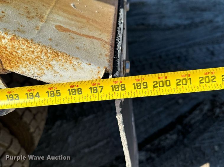 image for item OD9986 2005 International 9200 fertilizer delivery truck