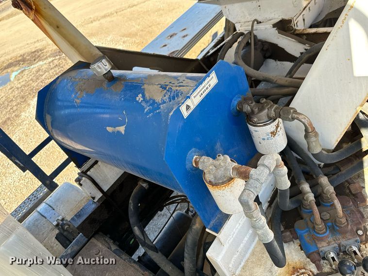 image for item OD9986 2005 International 9200 fertilizer delivery truck