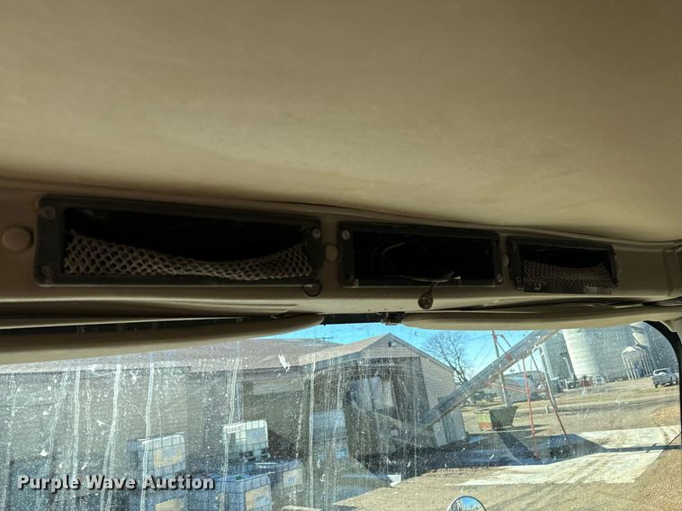 image for item OD9986 2005 International 9200 fertilizer delivery truck