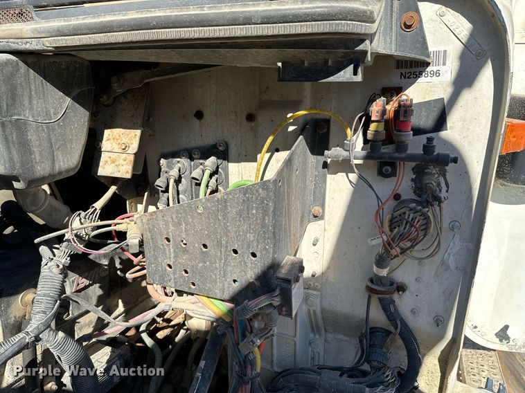 image for item OD9986 2005 International 9200 fertilizer delivery truck