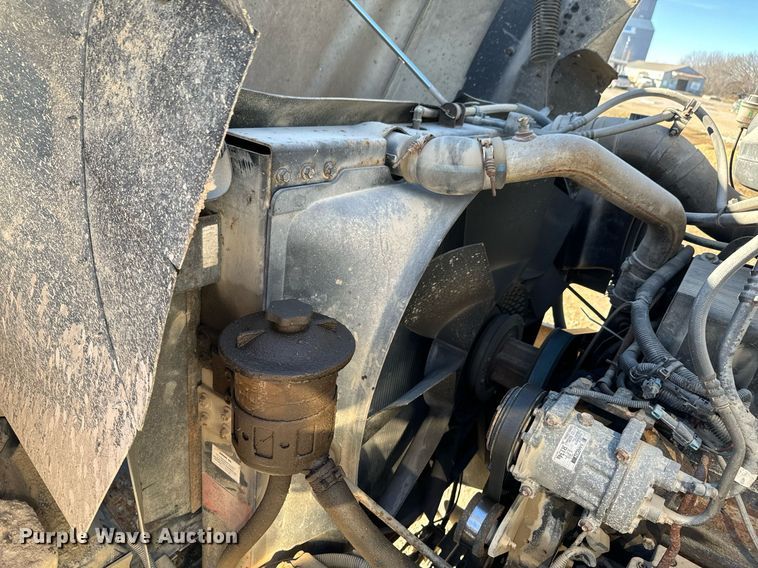 image for item OD9986 2005 International 9200 fertilizer delivery truck