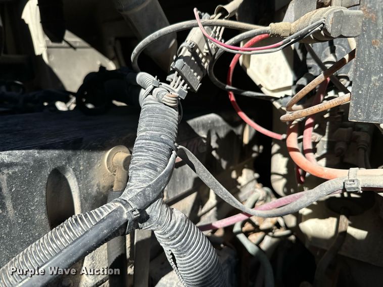 image for item OD9986 2005 International 9200 fertilizer delivery truck