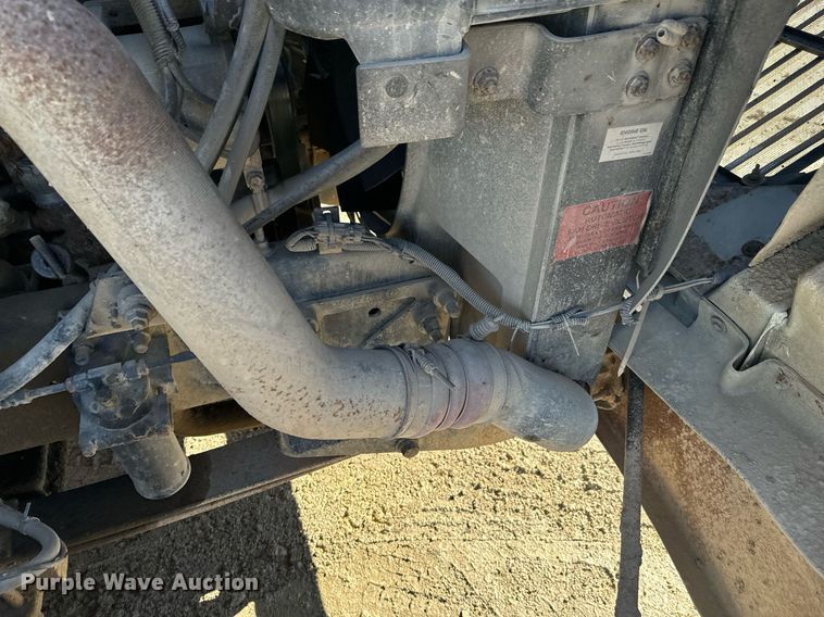 image for item OD9986 2005 International 9200 fertilizer delivery truck