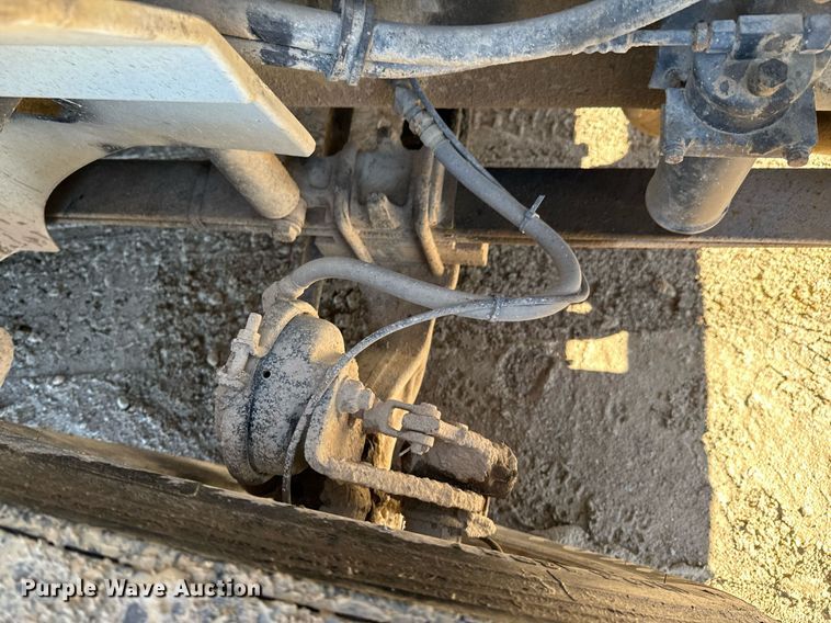 image for item OD9986 2005 International 9200 fertilizer delivery truck