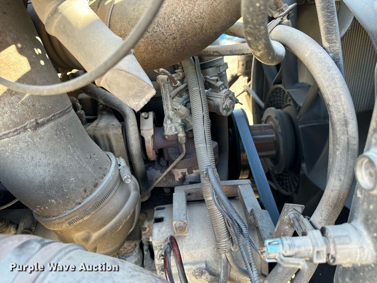 image for item OD9986 2005 International 9200 fertilizer delivery truck