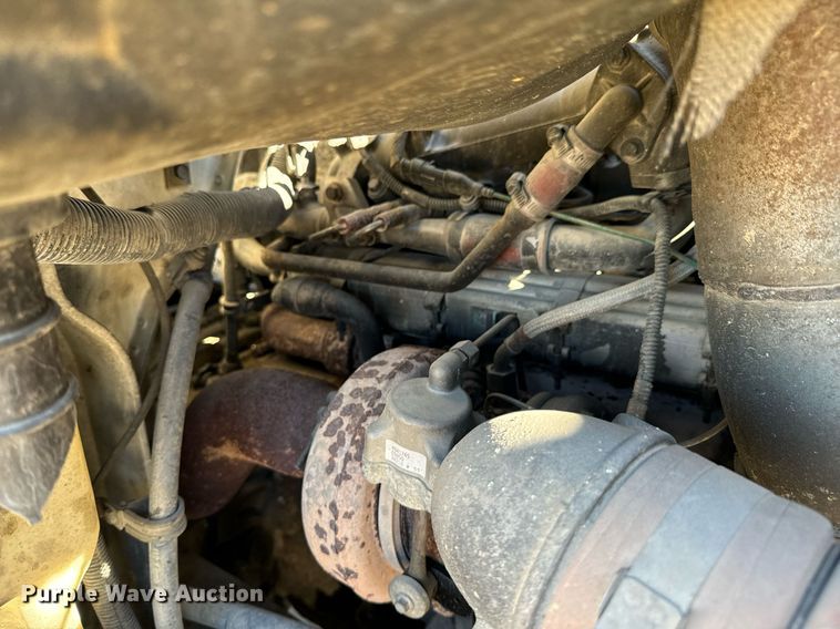 image for item OD9986 2005 International 9200 fertilizer delivery truck