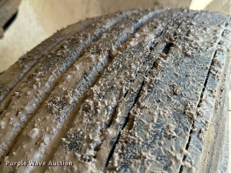 image for item OD9986 2005 International 9200 fertilizer delivery truck