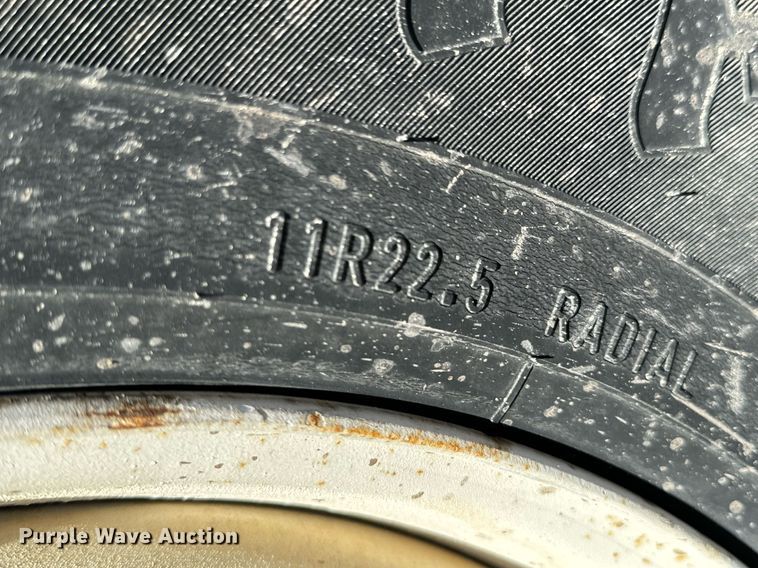 image for item OD9986 2005 International 9200 fertilizer delivery truck