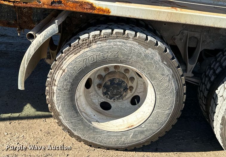 image for item OD9986 2005 International 9200 fertilizer delivery truck