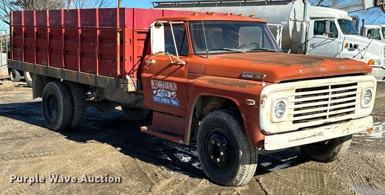 image for item OD9987 1972 Ford F605 grain truck