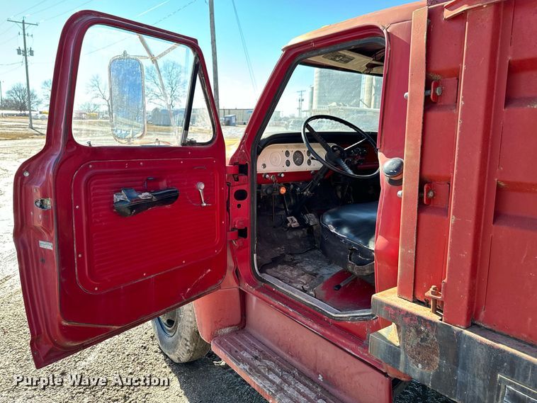 image for item OD9987 1972 Ford F605 grain truck