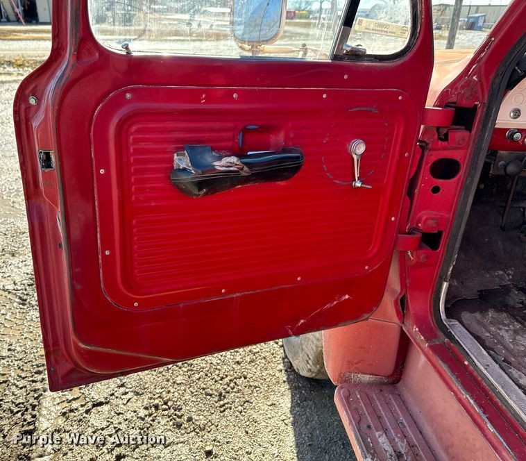 image for item OD9987 1972 Ford F605 grain truck