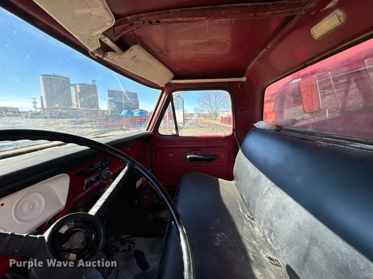 image for item OD9987 1972 Ford F605 grain truck