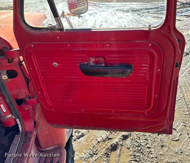 image for item OD9987 1972 Ford F605 grain truck