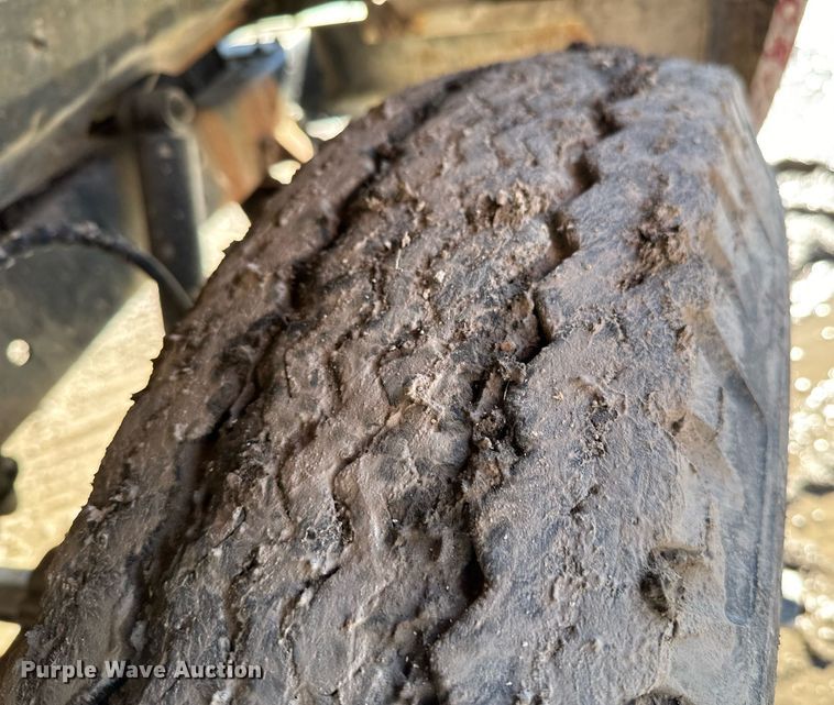 image for item OD9987 1972 Ford F605 grain truck