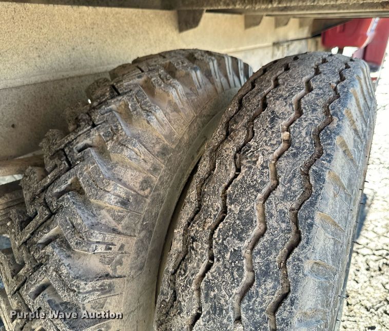 image for item OD9987 1972 Ford F605 grain truck