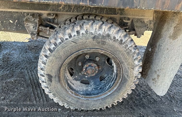 image for item OD9987 1972 Ford F605 grain truck