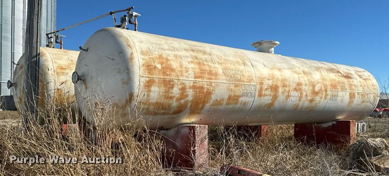 image for item OD9993 (2) Anhydrous ammonia tanks