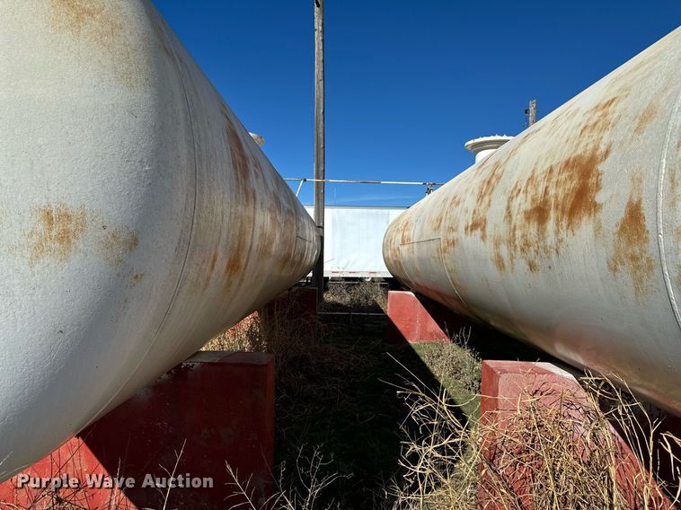 image for item OD9993 (2) Anhydrous ammonia tanks