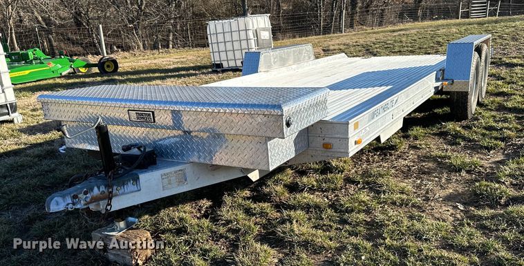 image for item OF9300 2001 Featherlite 3110 utility trailer