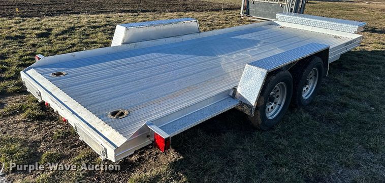 image for item OF9300 2001 Featherlite 3110 utility trailer