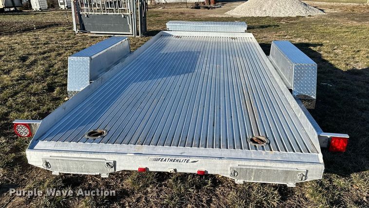image for item OF9300 2001 Featherlite 3110 utility trailer